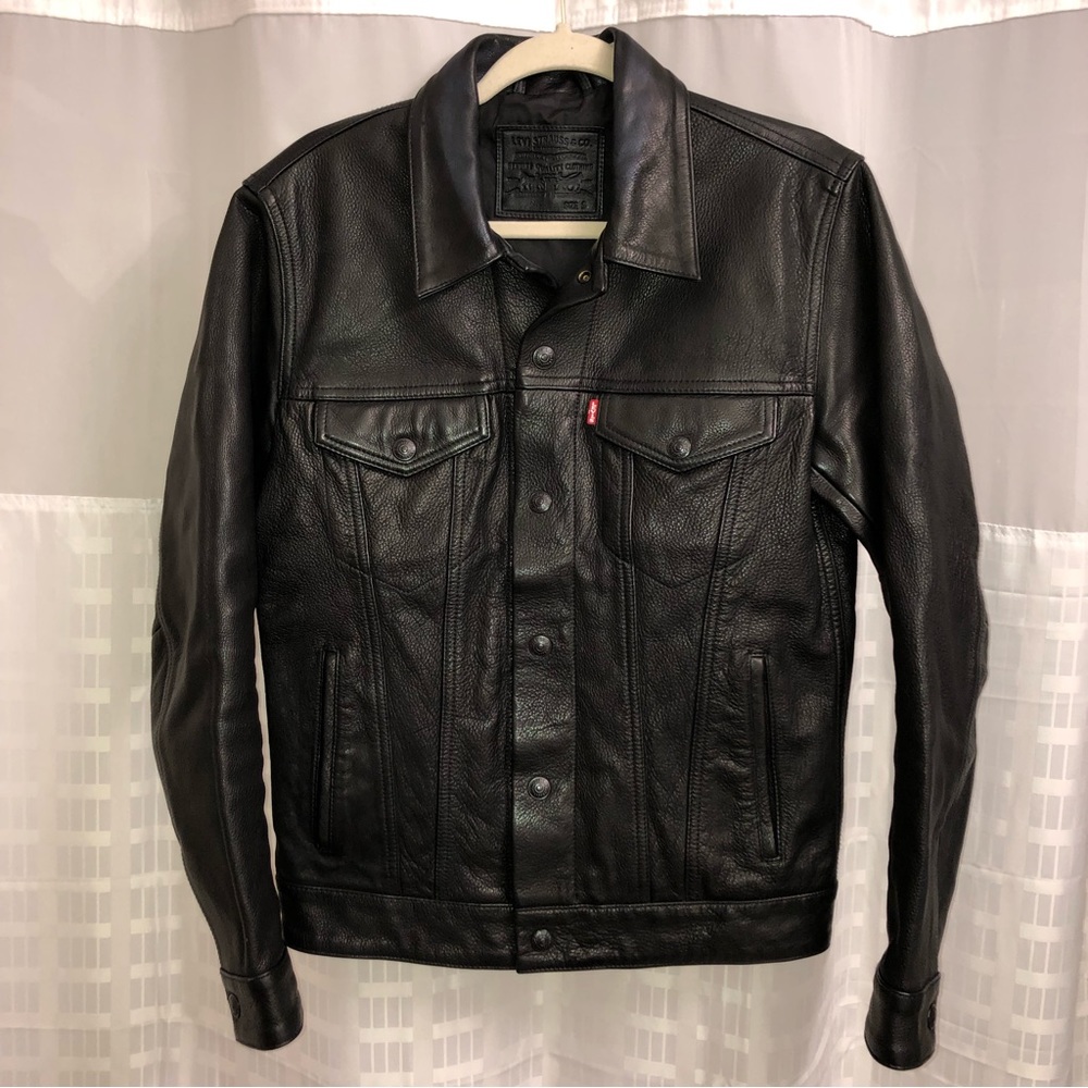 Levi’s Premium Leather Trucker - Small.